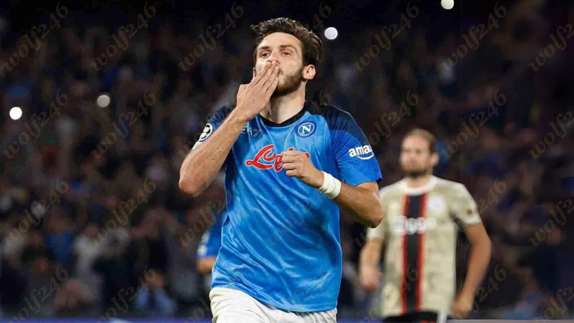 wolf246.co Liverpool កំពុងប្រជែងជាមួយ Barcelona លើការផ្ទេរ ខ្សែ​បម្រើ​ស្លាប​សញ្ជាតិ​ហ្សកហ្ស៊ី​រូប​នេះ ពី Napoli