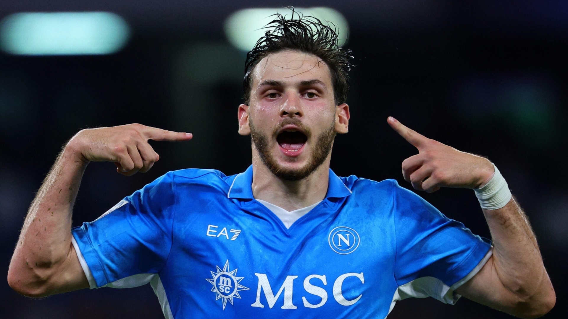 wolf246.co ក្លឹបយក្សទាំង2នេះ បានប្រជែងជាមួយ PSG ក្នុងការចុះកុងត្រាលើខ្សែប្រយុទ្ធឆ្នើមរបស់ Napoli ម្នាក់នេះ