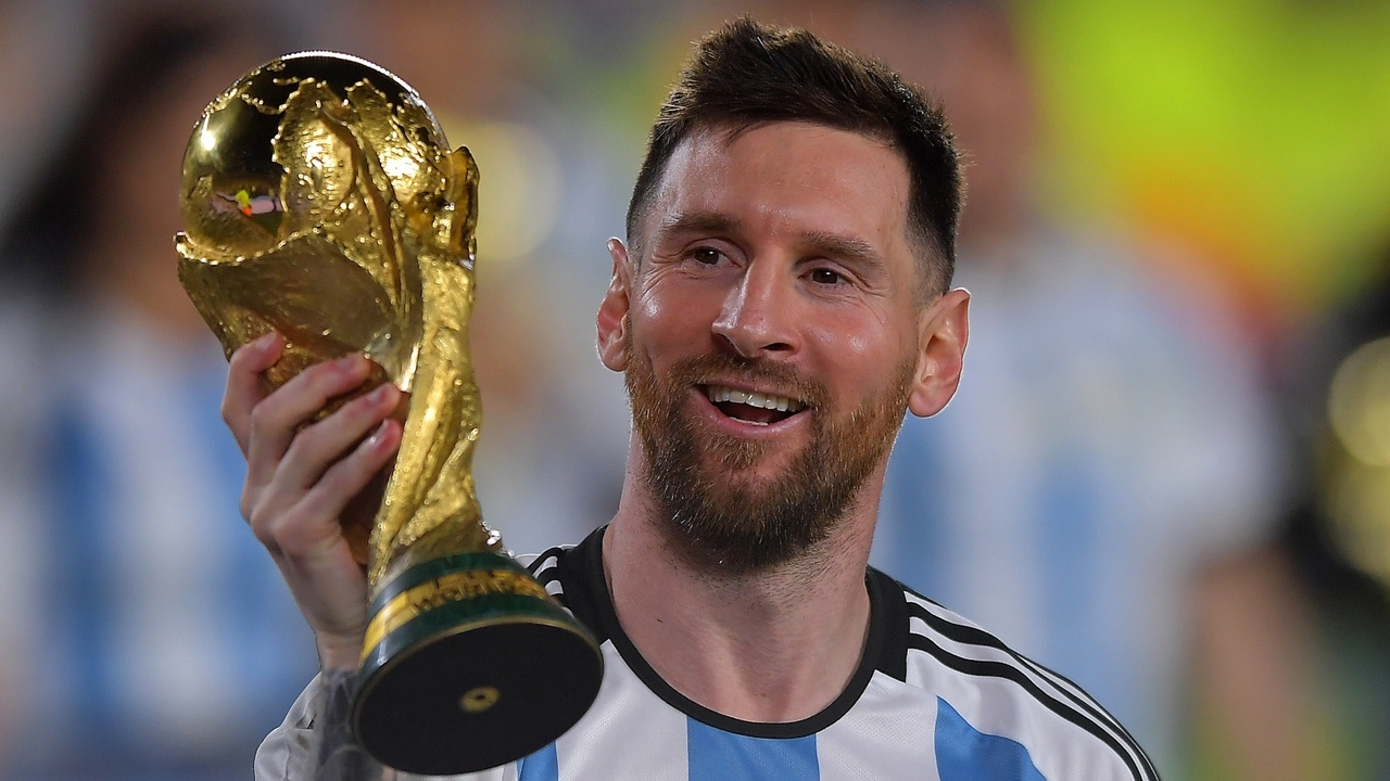 wolf246.co Lionel Messi បានជួបប្រជុំជាមួយគ្រូបង្វឹក Argentina ដើម្បីពិភាក្សាអំពីផែនការ World Cup 2026