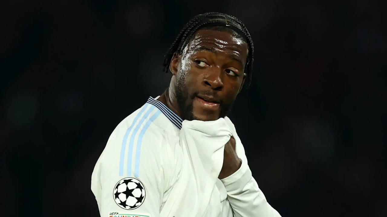 wolf246.co ខ្សែការពារ Chelsea ដែលត្រូវបានបំភ្លេច ត្រូវបាននាំត្រឡប់មកវិញដោយ Liam Rosenior ប៉ុន្តែ Raheem Sterling នៅតែអវត្តមាន